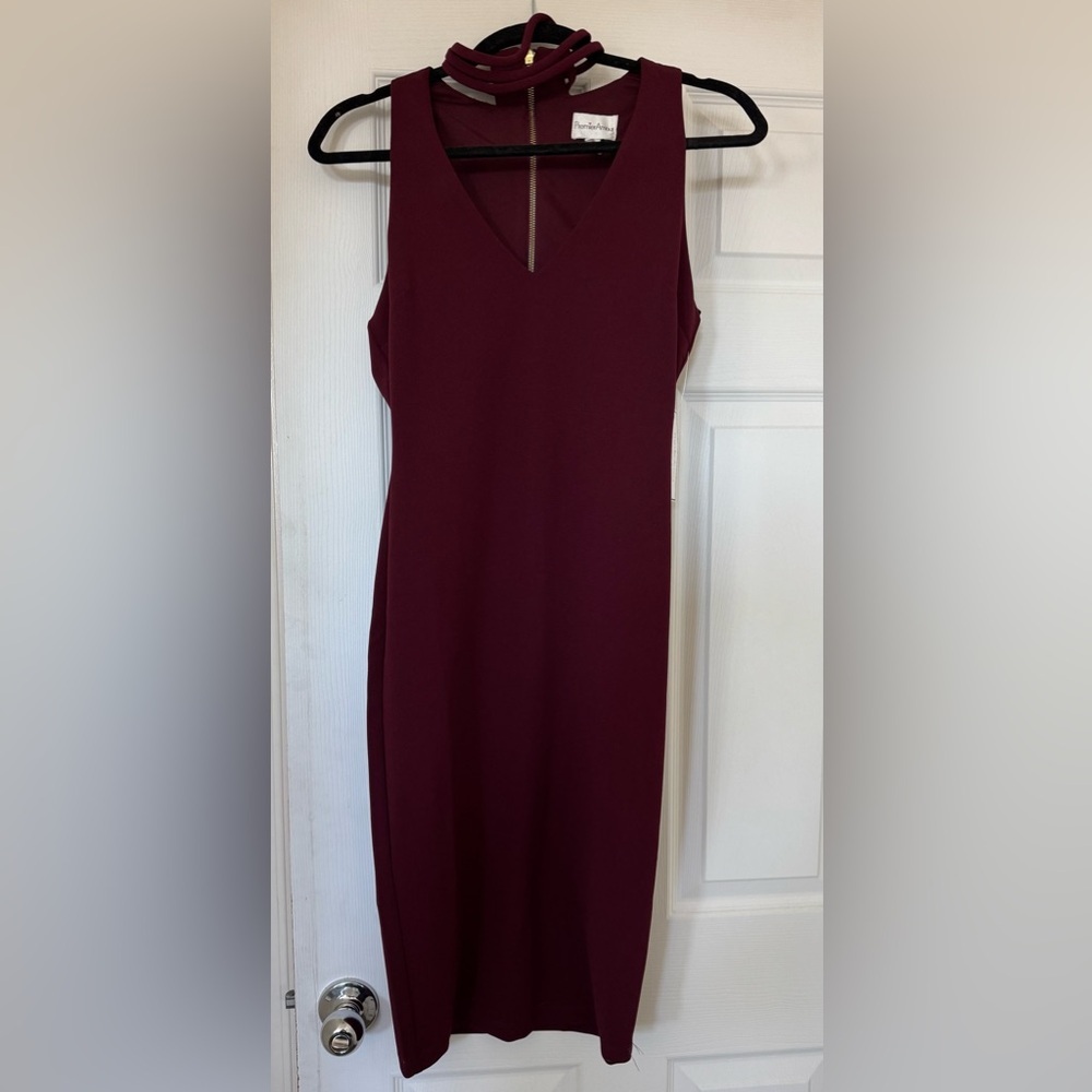 Premier Amour - Burgundy Midi dress
New with tags - Never used